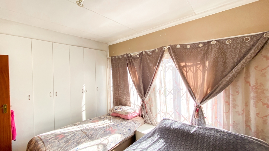 2 Bedroom Property for Sale in Vorna Valley Gauteng