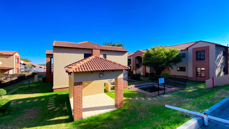 2 Bedroom Property for Sale in Vorna Valley Gauteng