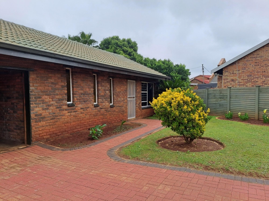 To Let 3 Bedroom Property for Rent in Minnebron Gauteng