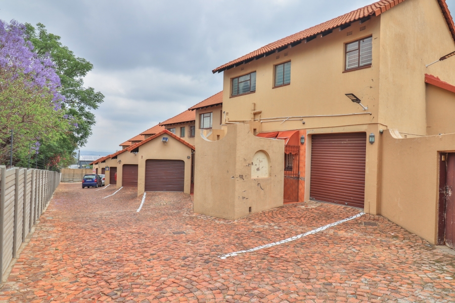 3 Bedroom Property for Sale in Halfway Gardens Gauteng