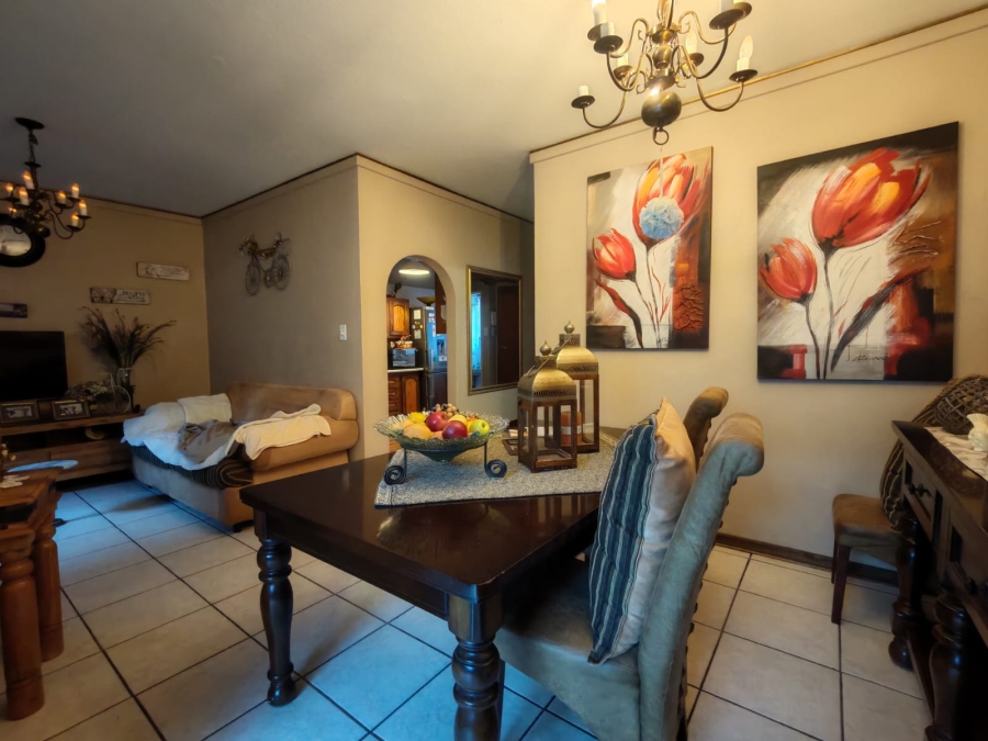 2 Bedroom Property for Sale in Three Rivers Gauteng