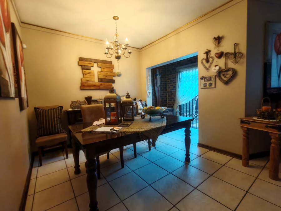 2 Bedroom Property for Sale in Three Rivers Gauteng