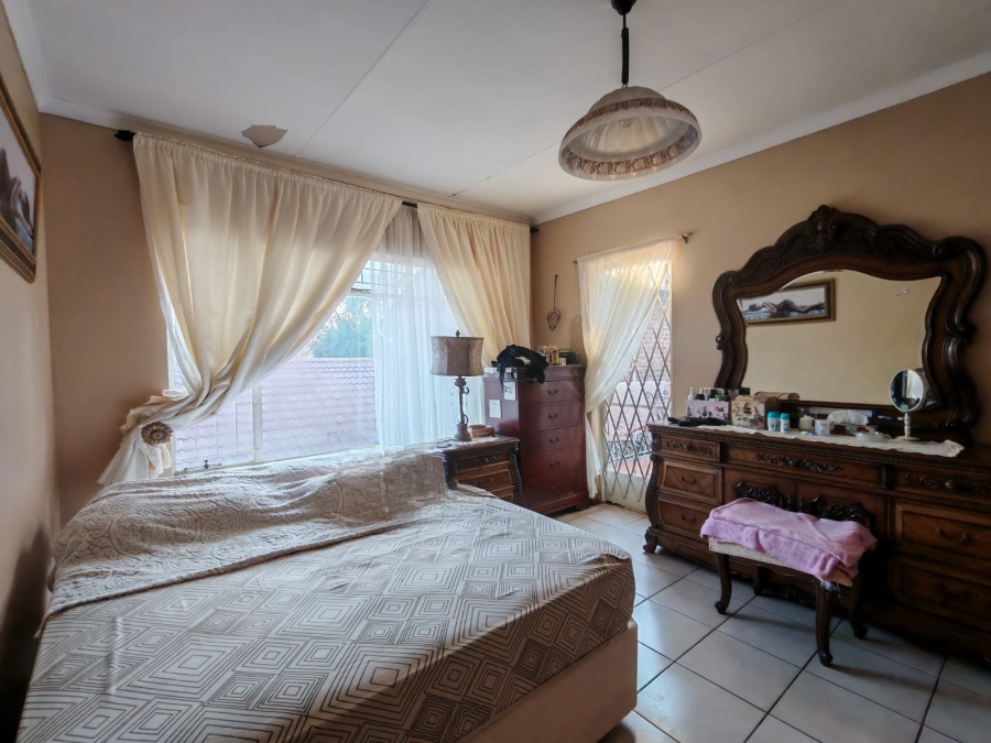 2 Bedroom Property for Sale in Three Rivers Gauteng