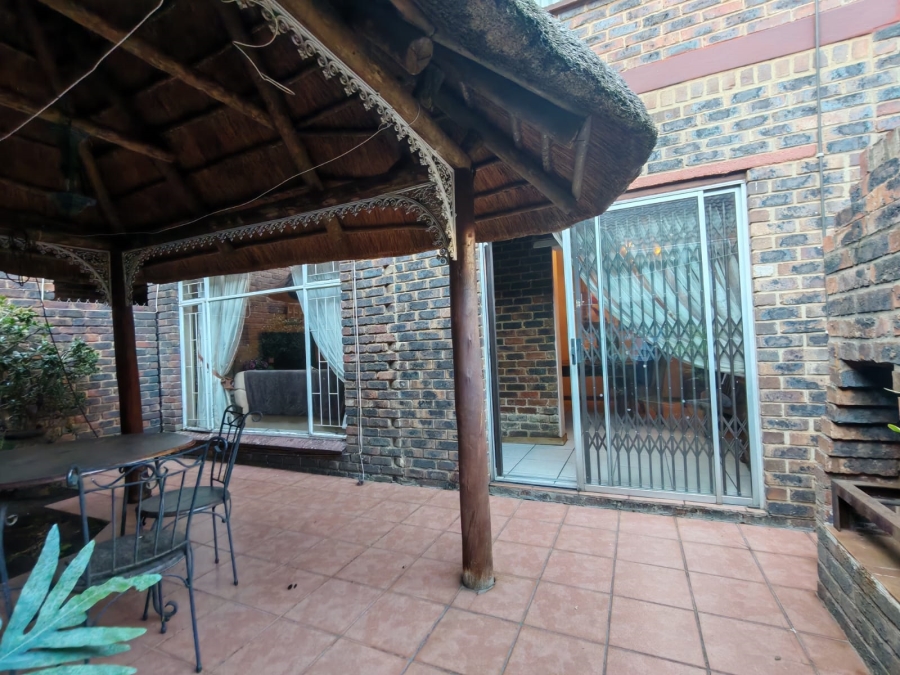 2 Bedroom Property for Sale in Three Rivers Gauteng