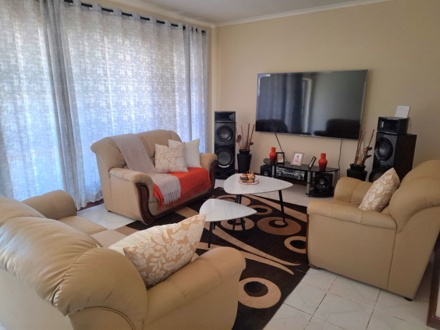 3 Bedroom Property for Sale in Westonaria Gauteng