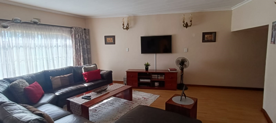 4 Bedroom Property for Sale in Flora Gardens Gauteng