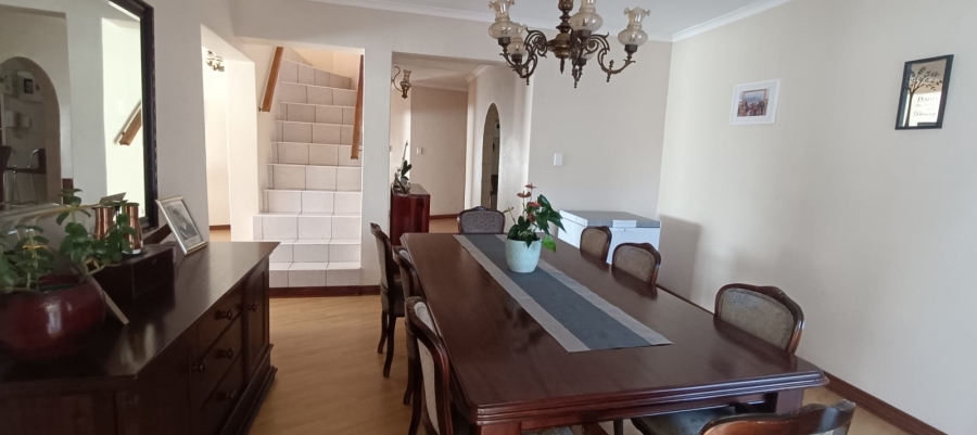 4 Bedroom Property for Sale in Flora Gardens Gauteng