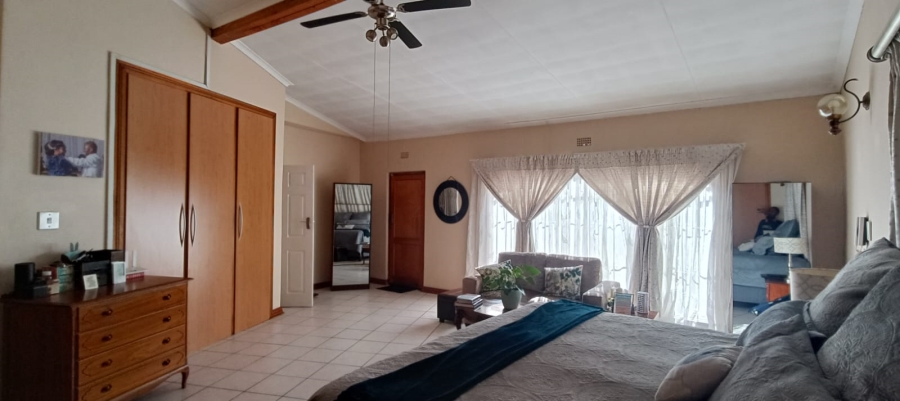4 Bedroom Property for Sale in Flora Gardens Gauteng