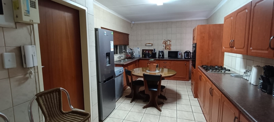 4 Bedroom Property for Sale in Flora Gardens Gauteng