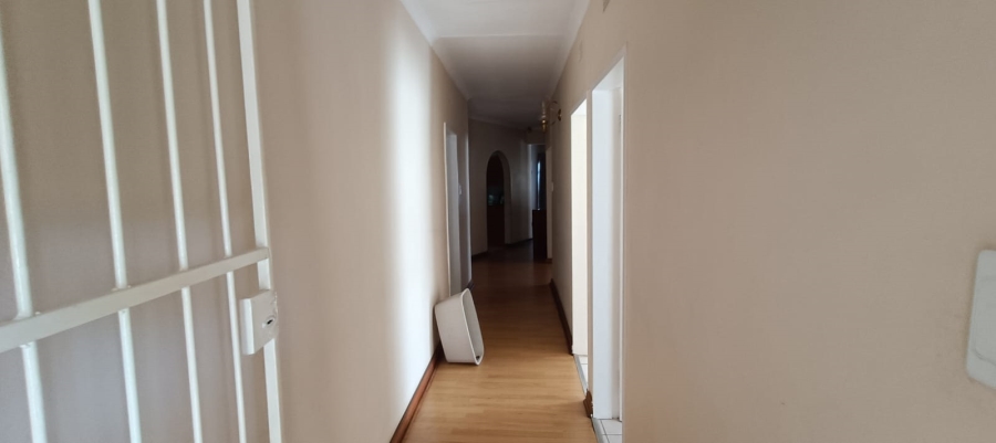 4 Bedroom Property for Sale in Flora Gardens Gauteng