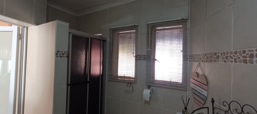 4 Bedroom Property for Sale in Flora Gardens Gauteng