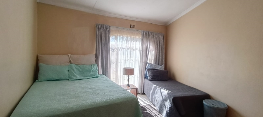 4 Bedroom Property for Sale in Flora Gardens Gauteng