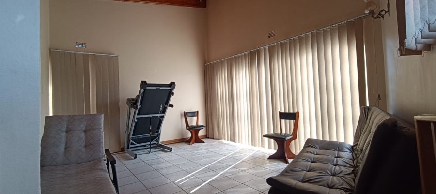 4 Bedroom Property for Sale in Flora Gardens Gauteng