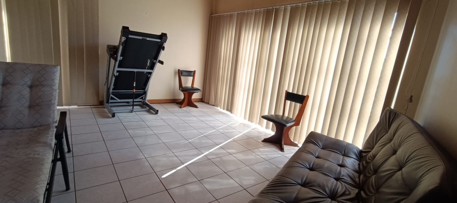 4 Bedroom Property for Sale in Flora Gardens Gauteng