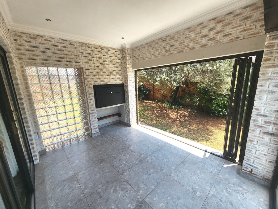 3 Bedroom Property for Sale in Thatchfield Estate Gauteng
