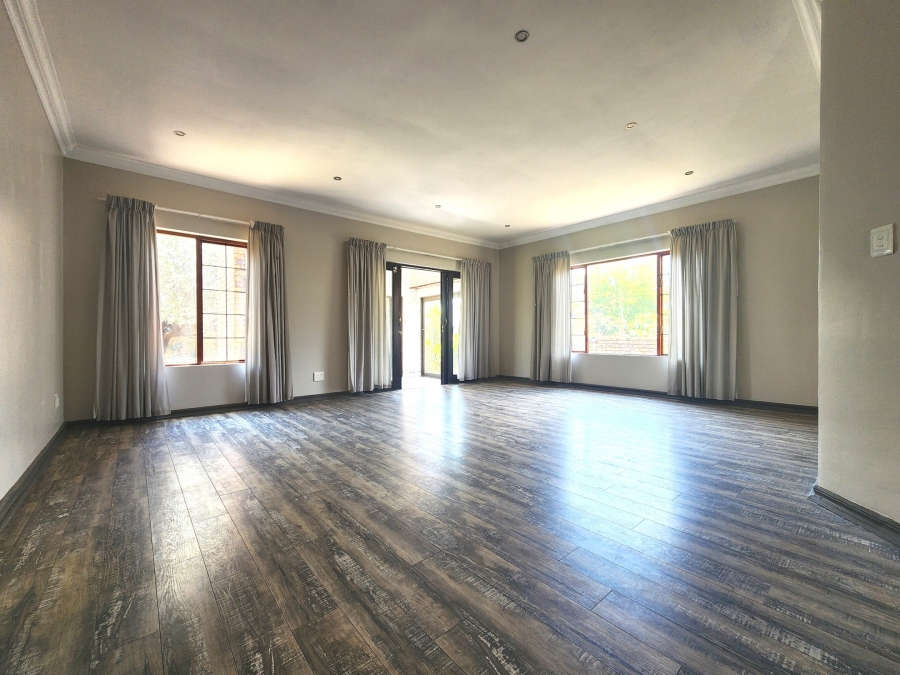 3 Bedroom Property for Sale in Thatchfield Estate Gauteng