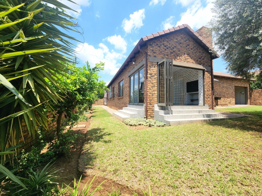 3 Bedroom Property for Sale in Thatchfield Estate Gauteng