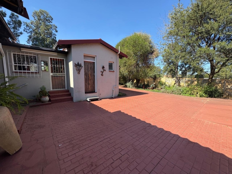 3 Bedroom Property for Sale in Brackendowns Gauteng