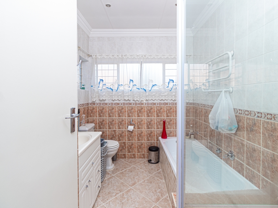 3 Bedroom Property for Sale in Morningside Manor Gauteng