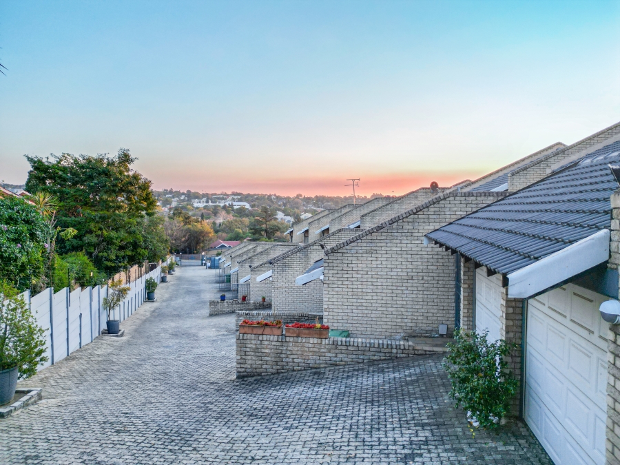 3 Bedroom Property for Sale in Morningside Manor Gauteng