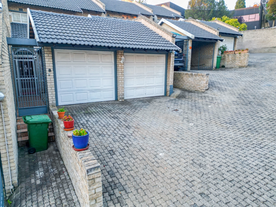 3 Bedroom Property for Sale in Morningside Manor Gauteng