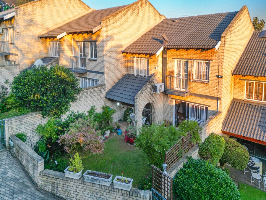 3 Bedroom Property for Sale in Morningside Manor Gauteng