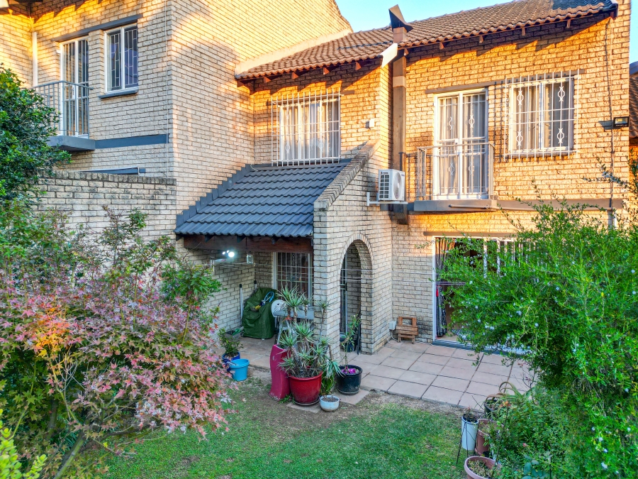 3 Bedroom Property for Sale in Morningside Manor Gauteng