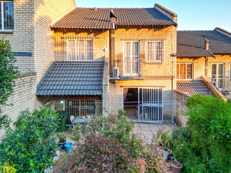 3 Bedroom Property for Sale in Morningside Manor Gauteng