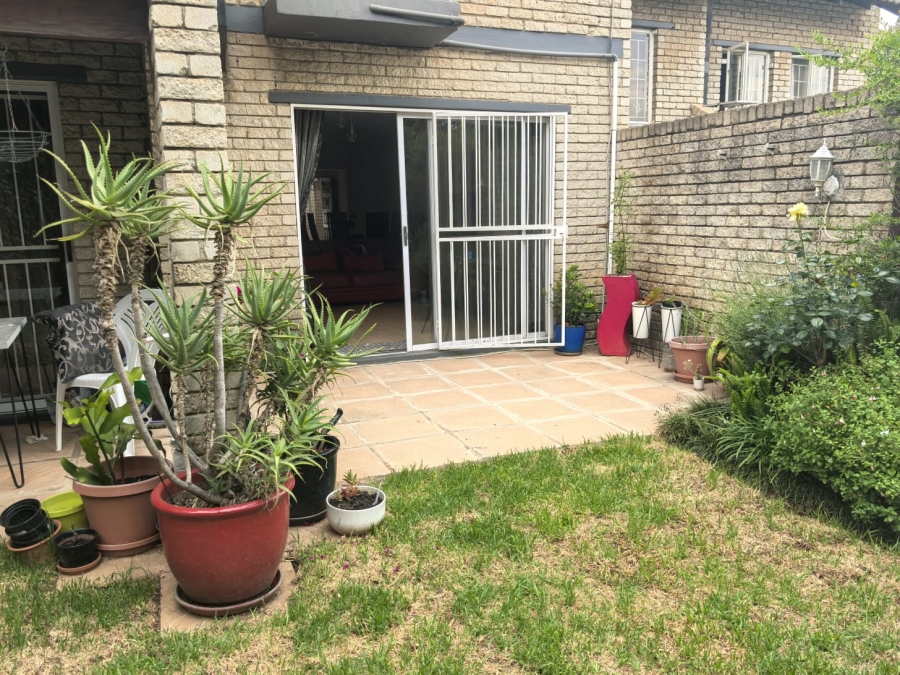 3 Bedroom Property for Sale in Morningside Manor Gauteng