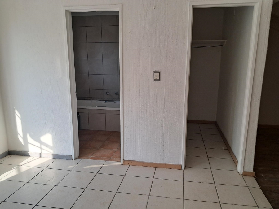 1 Bedroom Property for Sale in Dalpark Gauteng