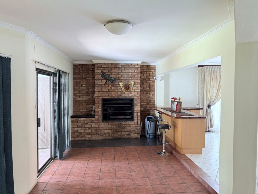 4 Bedroom Property for Sale in Noordheuwel Gauteng