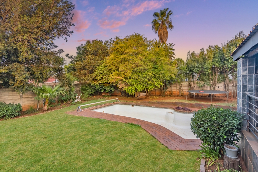 4 Bedroom Property for Sale in Weltevreden Park Gauteng