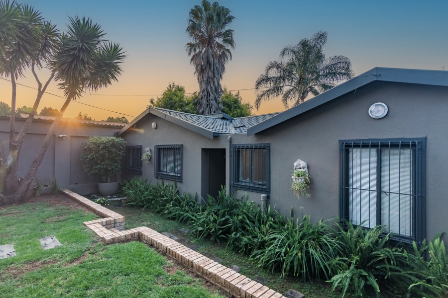 3 Bedroom Property for Sale in Strubensvallei Gauteng