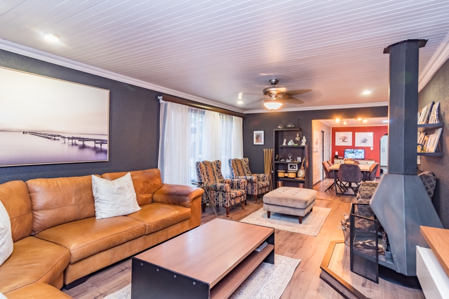 3 Bedroom Property for Sale in Strubensvallei Gauteng