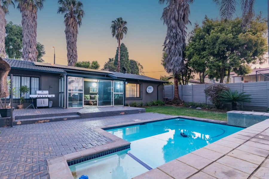 3 Bedroom Property for Sale in Strubensvallei Gauteng