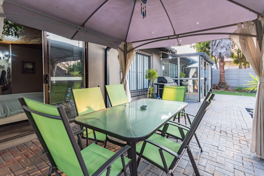 3 Bedroom Property for Sale in Strubensvallei Gauteng