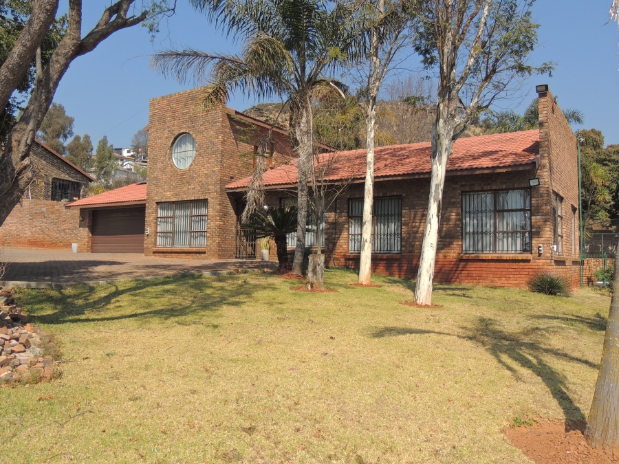 5 Bedroom Property for Sale in Strubensvallei Gauteng
