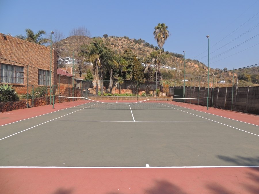 5 Bedroom Property for Sale in Strubensvallei Gauteng