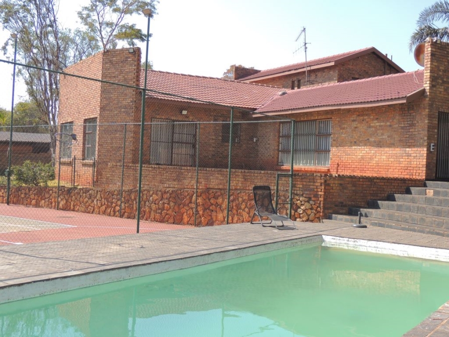 5 Bedroom Property for Sale in Strubensvallei Gauteng