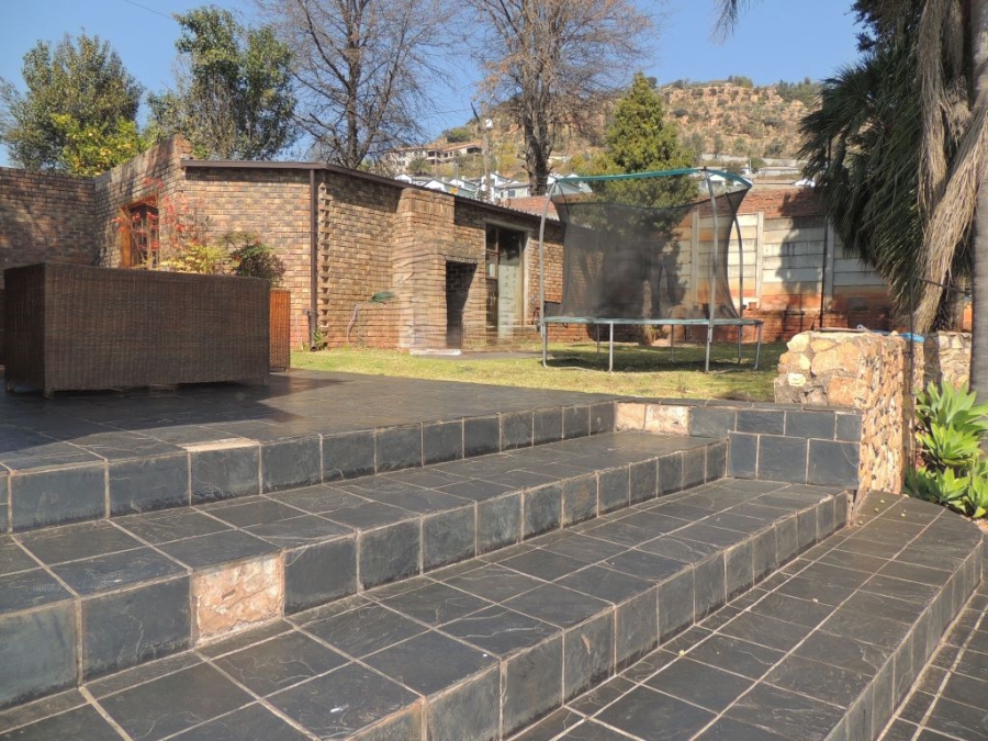 5 Bedroom Property for Sale in Strubensvallei Gauteng