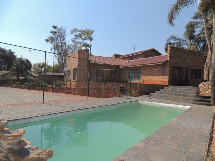 5 Bedroom Property for Sale in Strubensvallei Gauteng