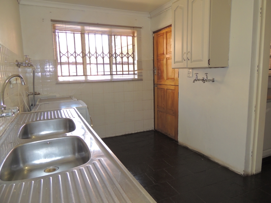 5 Bedroom Property for Sale in Strubensvallei Gauteng