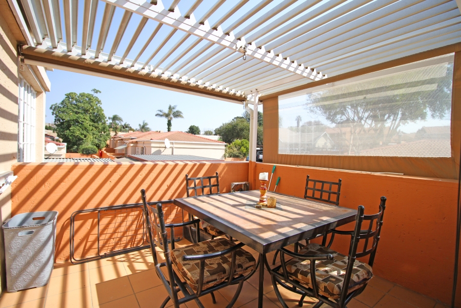 2 Bedroom Property for Sale in Weltevreden Park Gauteng