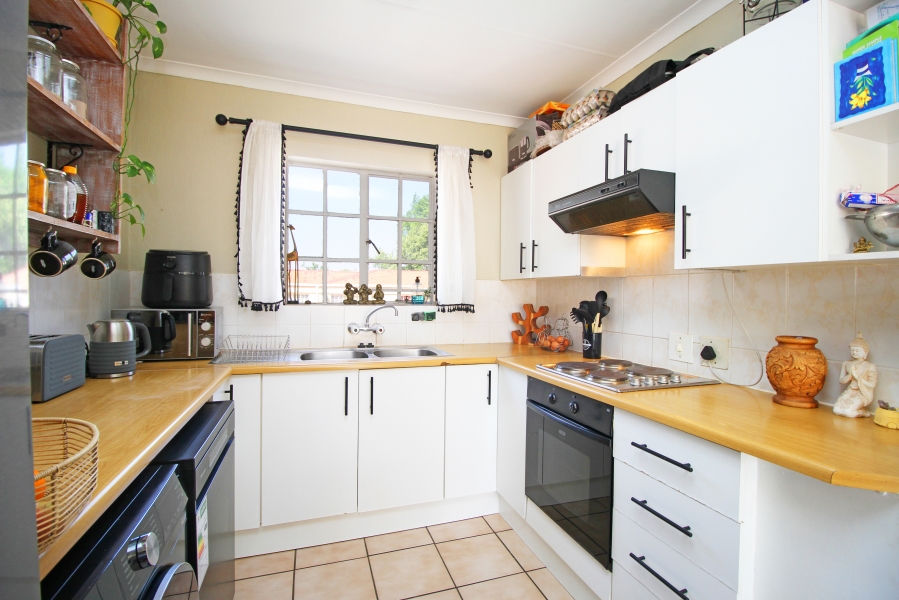 2 Bedroom Property for Sale in Weltevreden Park Gauteng