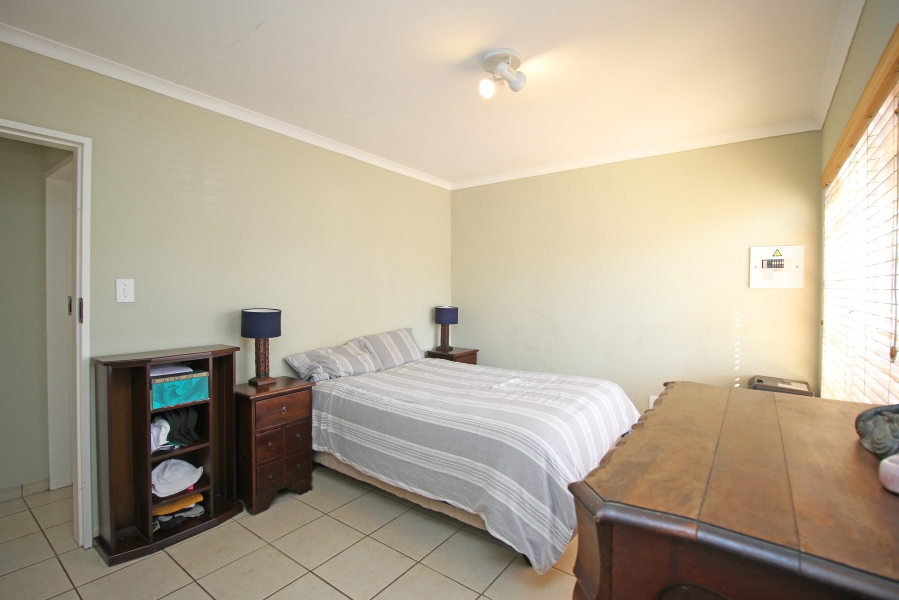 2 Bedroom Property for Sale in Weltevreden Park Gauteng