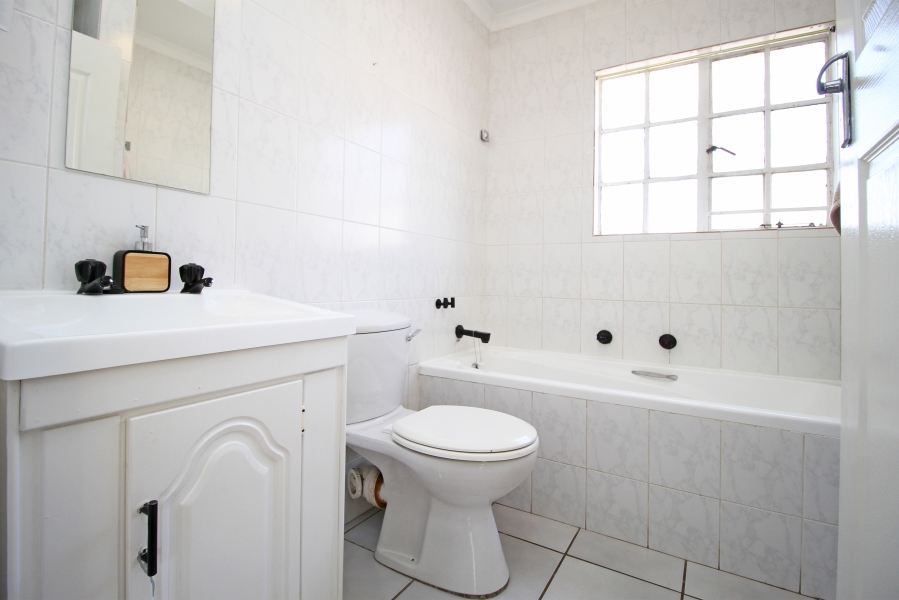 2 Bedroom Property for Sale in Weltevreden Park Gauteng
