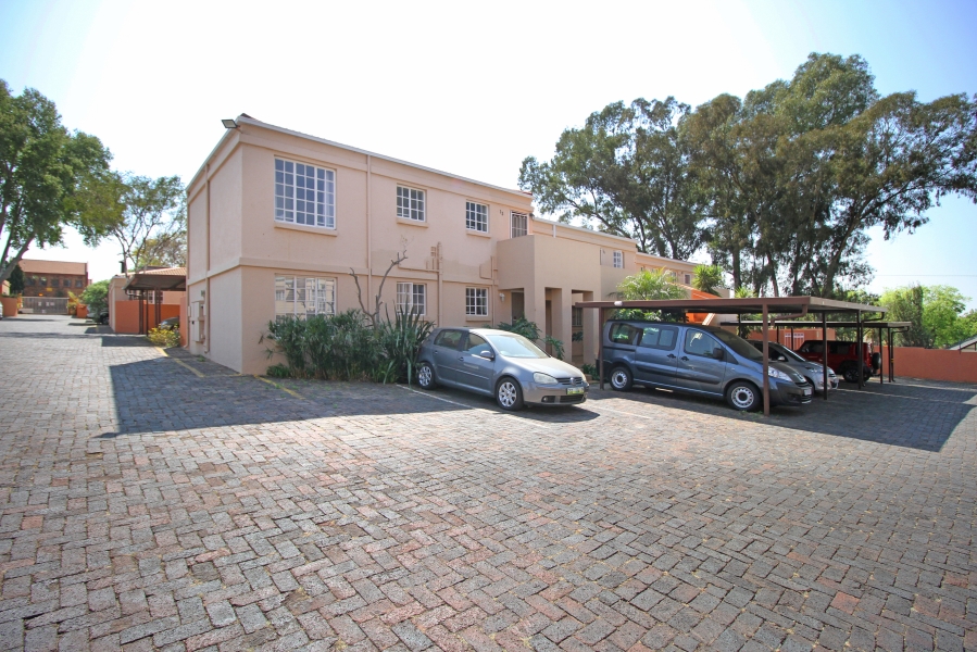2 Bedroom Property for Sale in Weltevreden Park Gauteng
