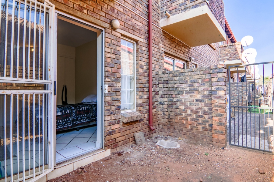 1 Bedroom Property for Sale in Highveld Gauteng