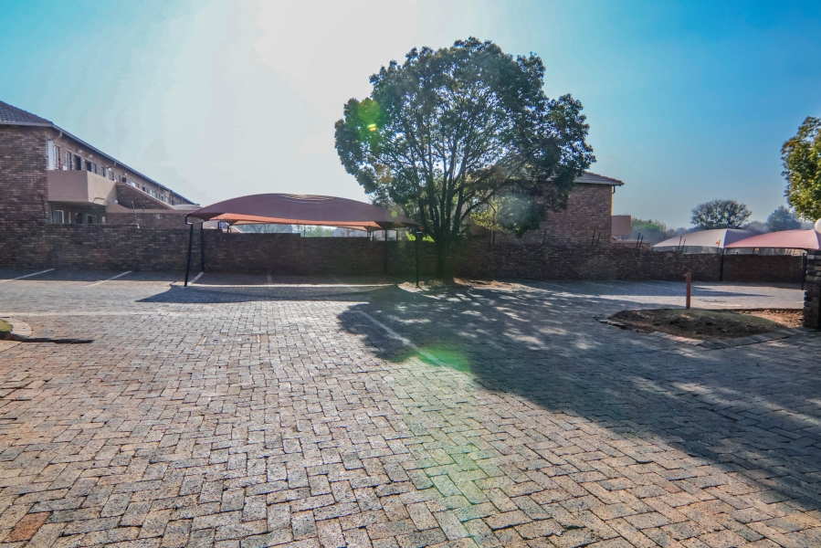 1 Bedroom Property for Sale in Highveld Gauteng