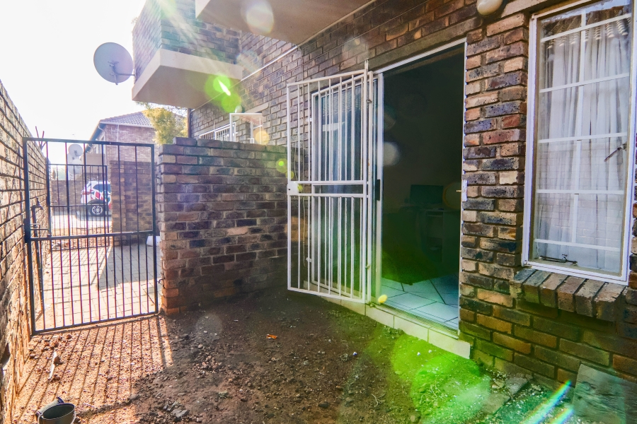 1 Bedroom Property for Sale in Highveld Gauteng